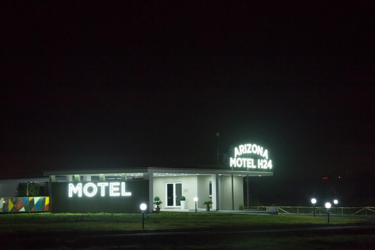 Arizona Motel Castel Volturno Exteriér fotografie