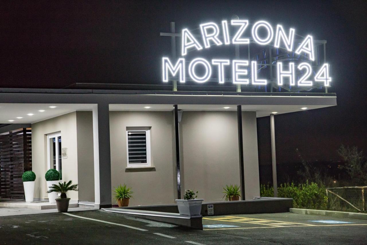 Arizona Motel Castel Volturno Exteriér fotografie